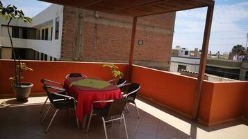 Café da manhã completo todos os dias (USD 5.00 por pessoa)