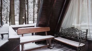 Vista frontal de la propiedad