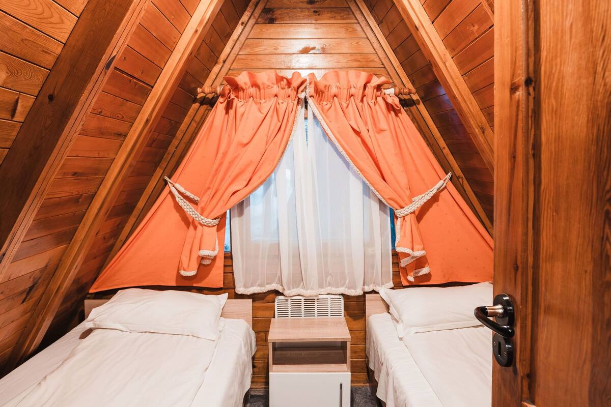 Villa Malina | Két bảo mật tại phòng, bàn, bàn ủi/dụng cụ ủi quần áo 