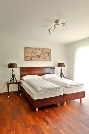 Apartment, 3 Bedrooms | Desk, soundproofing, free cribs/infant beds, free WiFi - Victoria Alpine Park (Kandersteg)