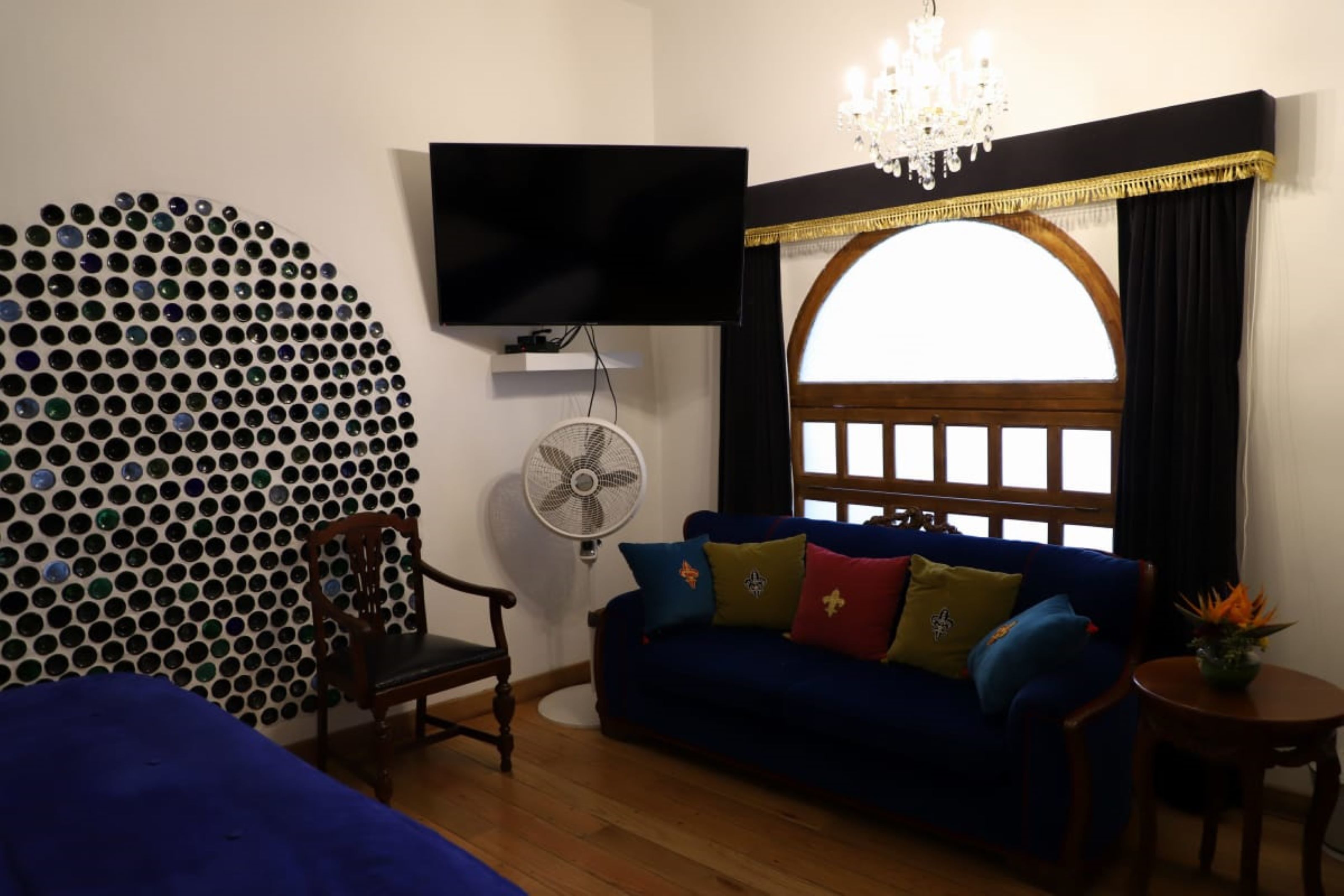 exclusive suite | in-room safe, desk, free wifi