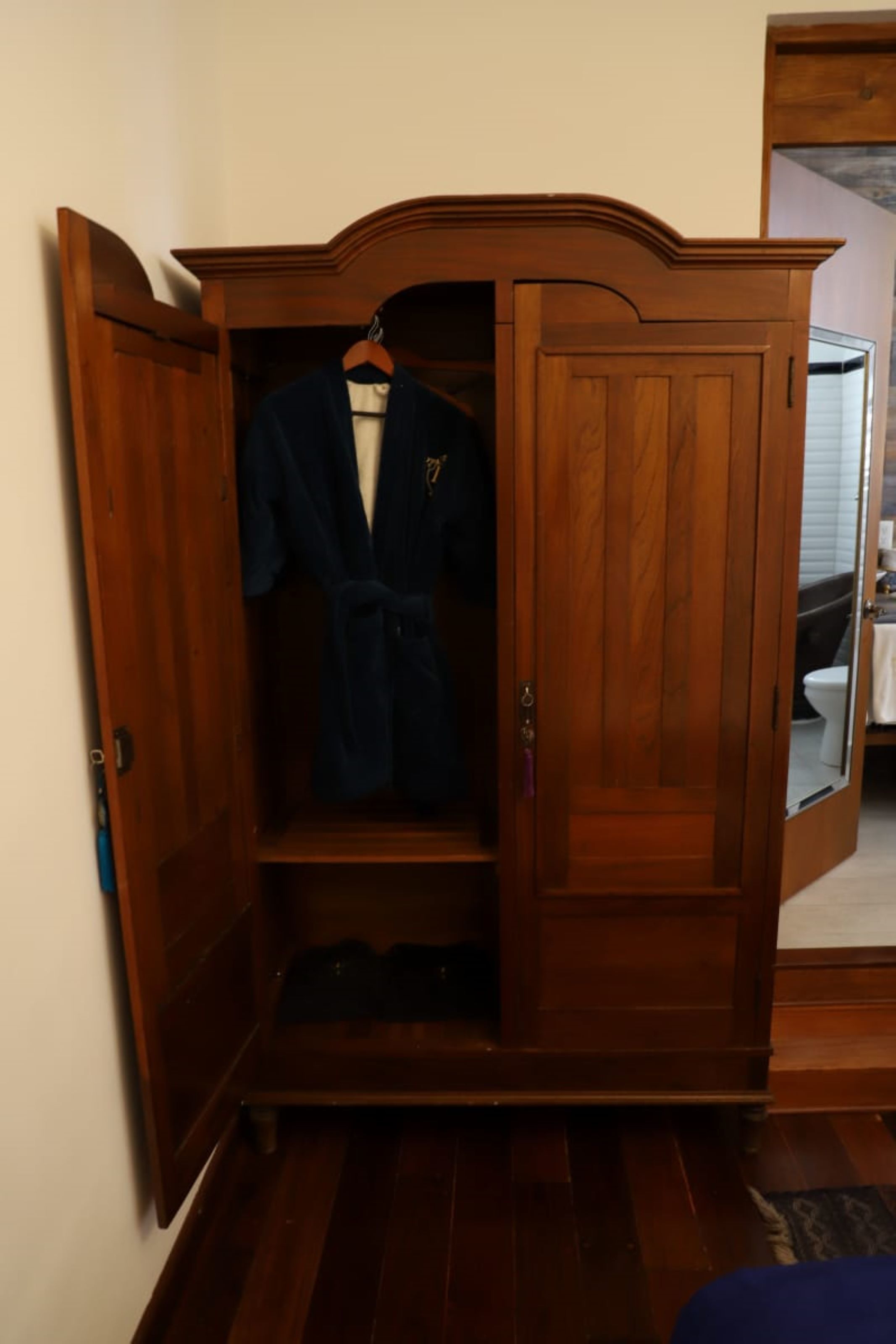 standard room | in-room safe, desk, free wifi