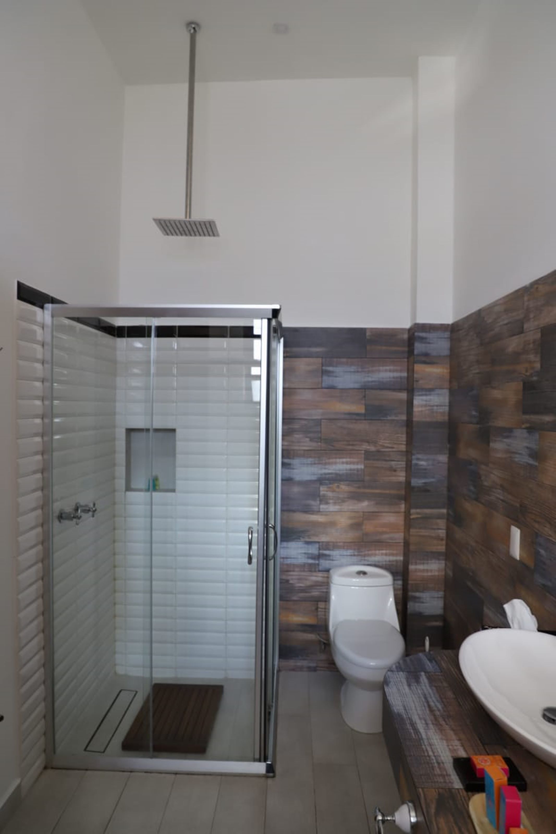 suite | bathroom | separate bathtub and shower, deep-soaking bathtub, free toiletries
