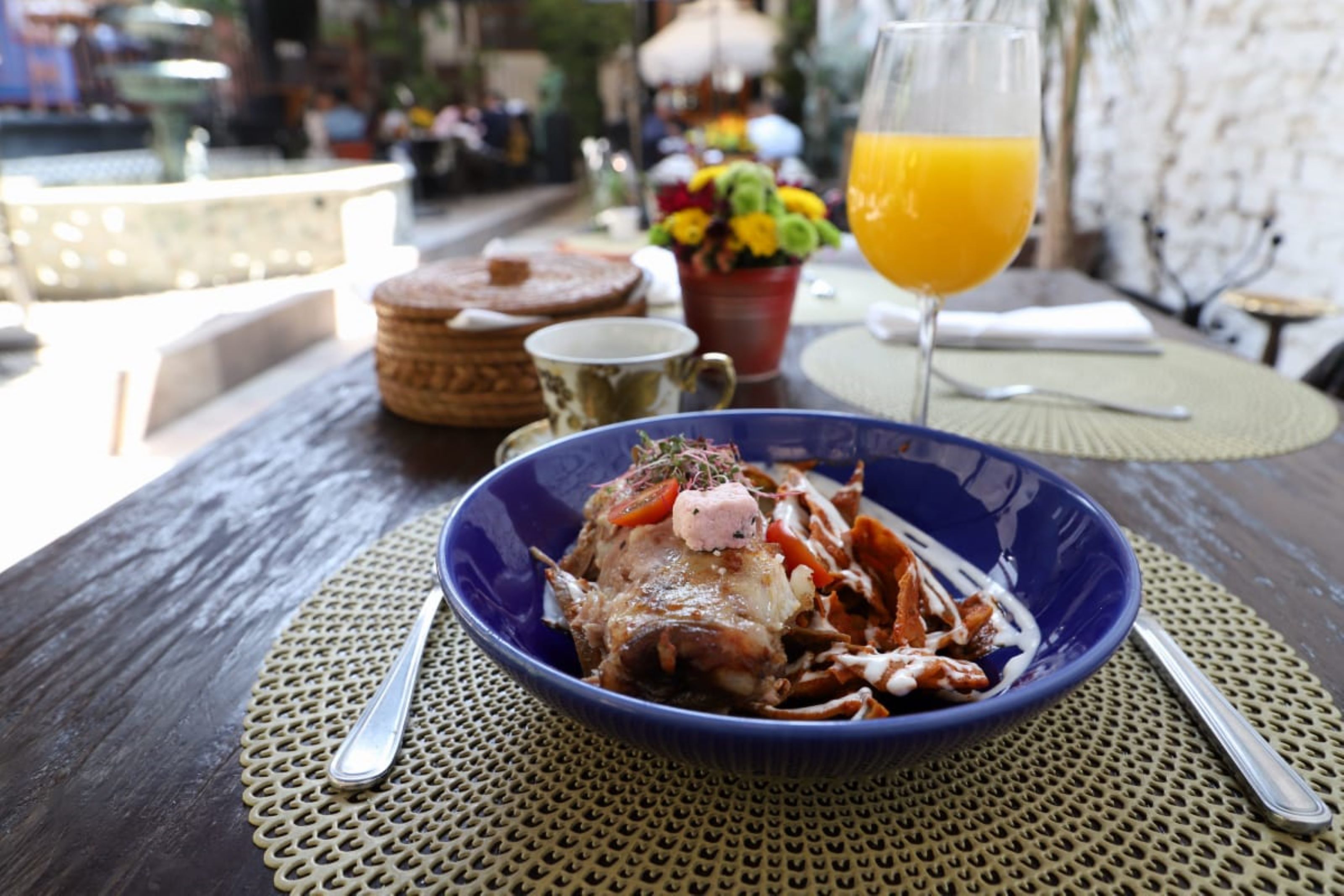 free daily full breakfast