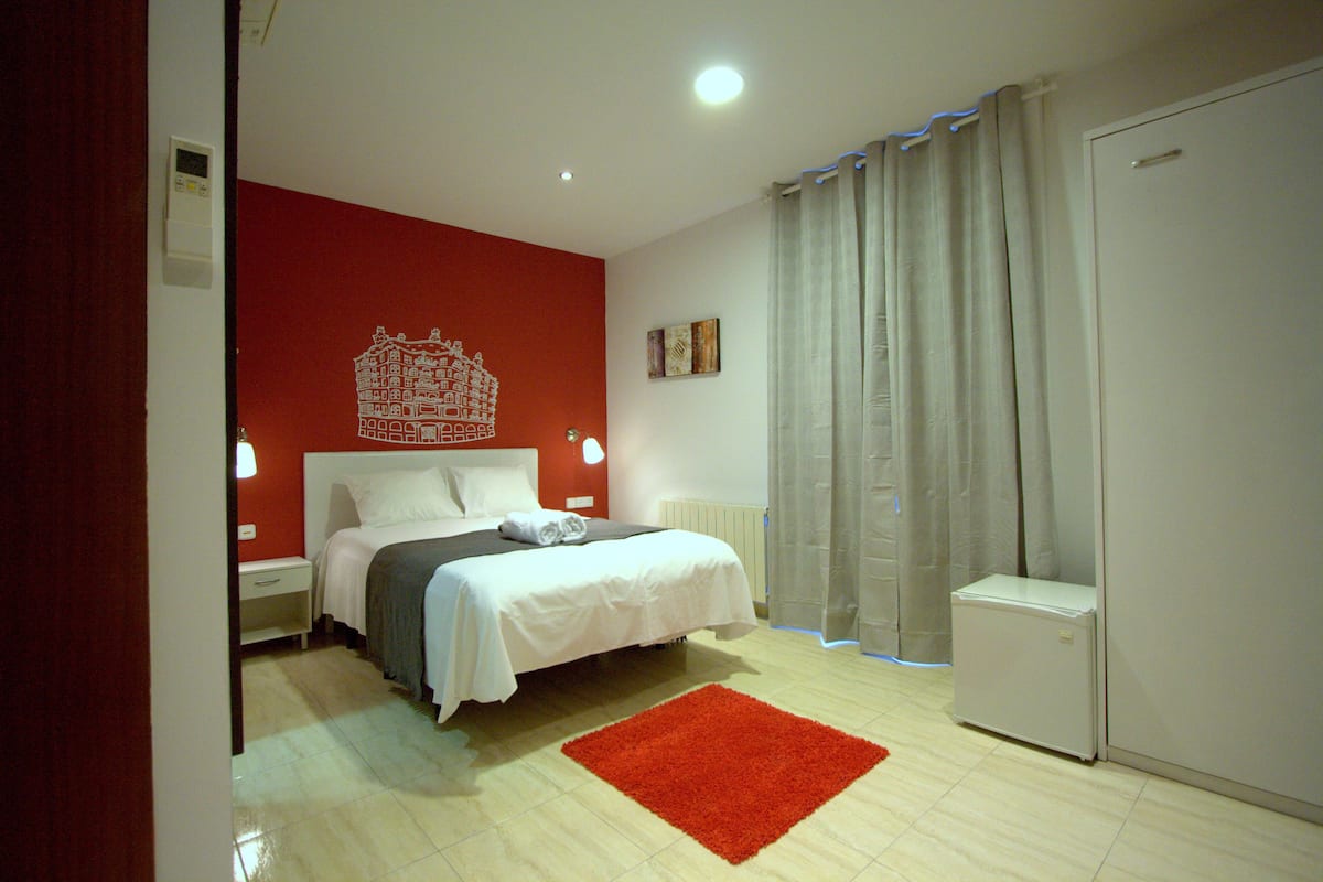 Desk, blackout curtains, iron/ironing board, free WiFi