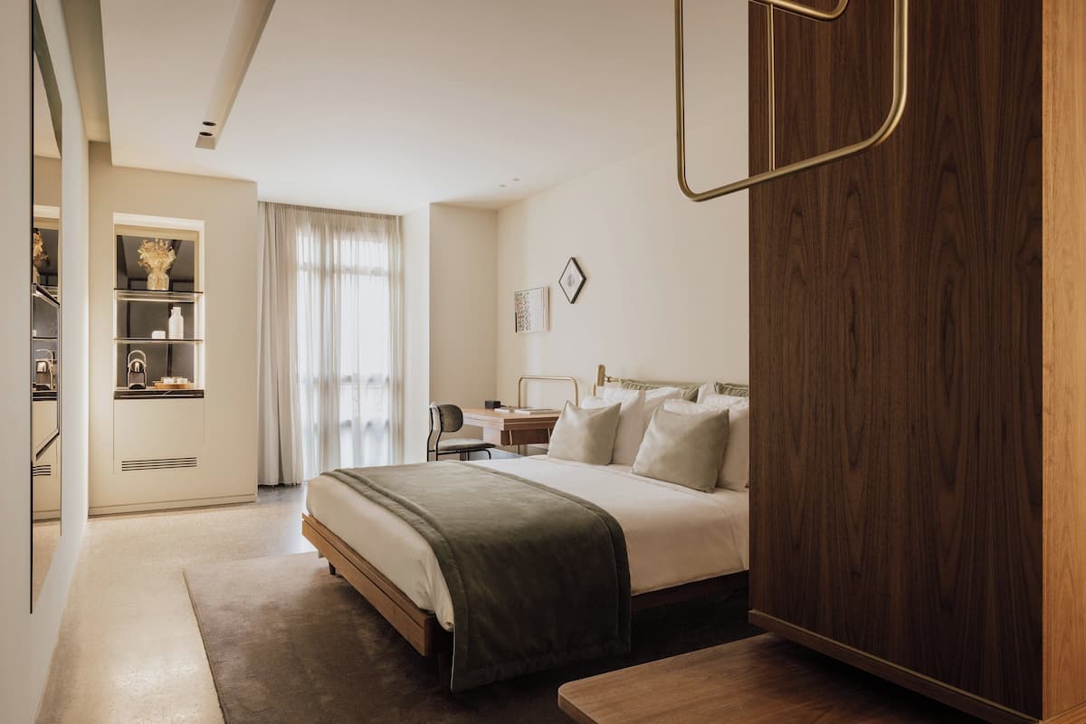 Junior-Suite | 1 Schlafzimmer, hochwertige Bettwaren, kostenlose Minibar, Zimmersafe