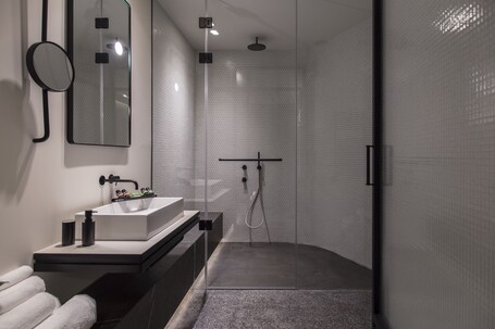 Perianth Hotel - Image 33