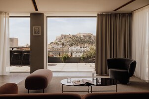 Ropa de cama de alta calidad y minibar con artículos gratuitos 