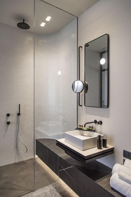 Perianth Hotel - Image 46