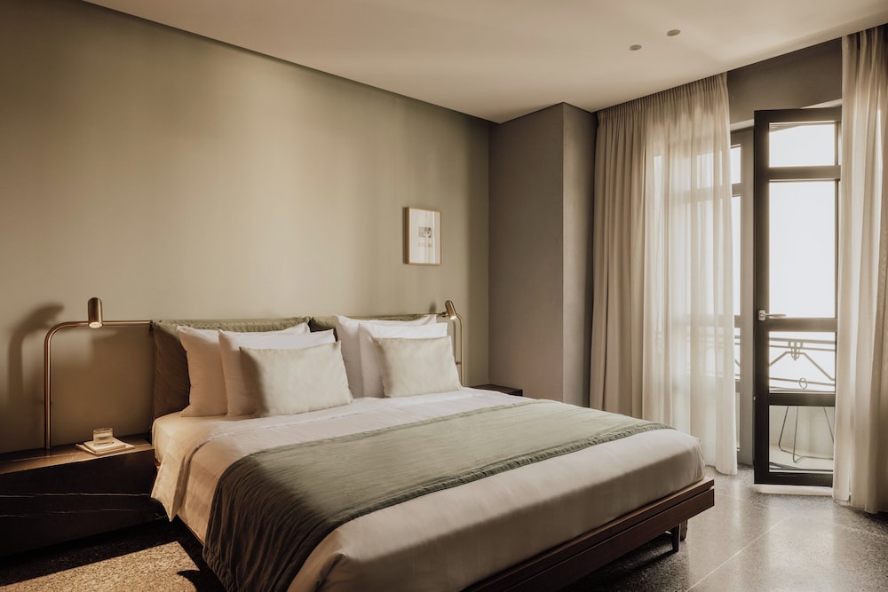 Perianth Hotel by null