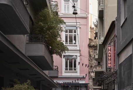 Perianth Hotel - Image 13