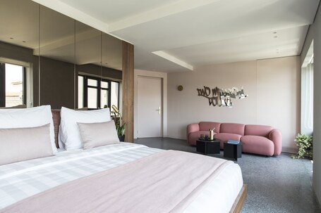 Perianth Hotel - Image 36