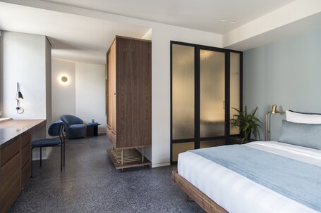 Perianth Hotel - Image 39