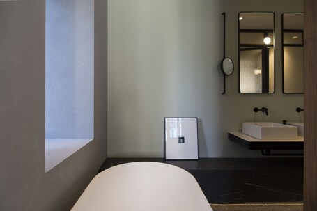 Perianth Hotel - Image 75