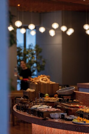 Free daily buffet breakfast - Perianth Hotel, a member of Design Hotels (Athens)