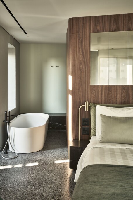 Perianth Hotel - Image 59