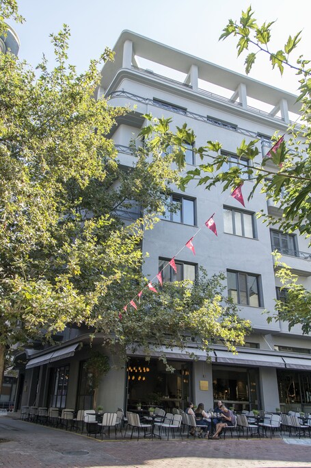 Perianth Hotel - Image 21