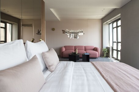 Perianth Hotel - Image 63