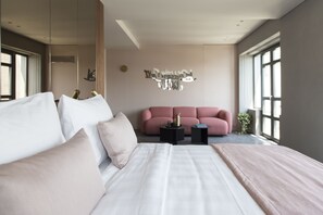 Suite (Perianth, Acropolis View) | 1 dormitori, roba de llit d'alta qualitat i minibar gratuït