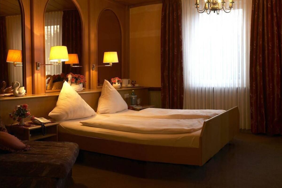 Double Room | Desk, rollaway beds (surcharge), WiFi (free)