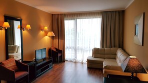 Departamento, 1 habitación, balcón | Escritorio, cortinas blackout y insonorización