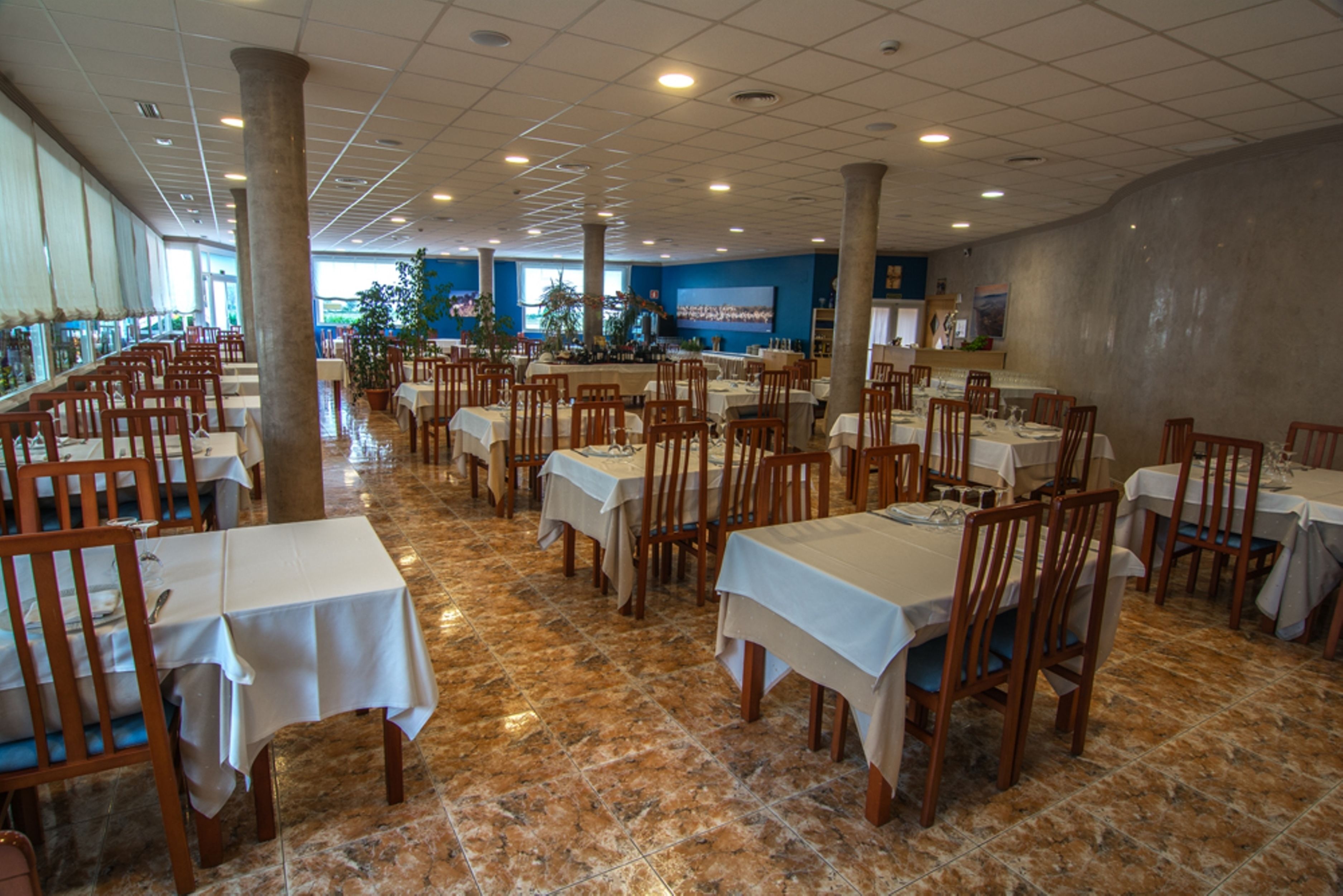 lunch and dinner served, local cuisine