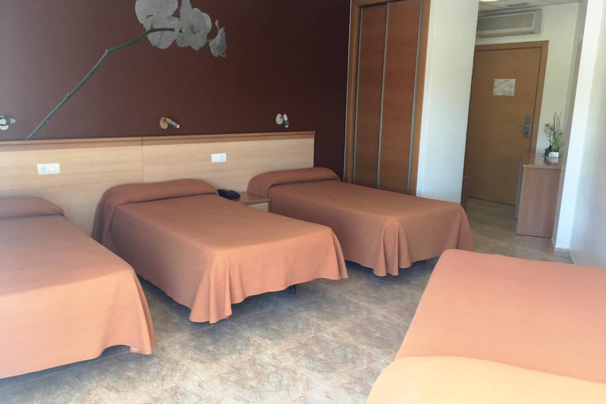 desk, blackout curtains, free wifi, bed sheets