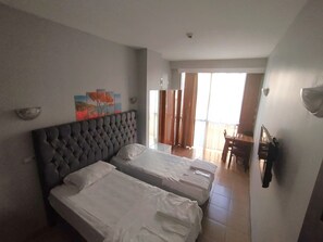 Quarto casal ou duplo standard, vista para a cidade | Vista do quarto