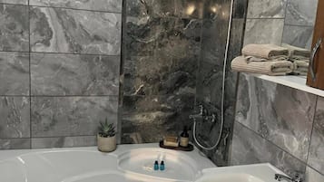 Bồn tắm thủy lực, đồ dùng nhà tắm miễn phí
