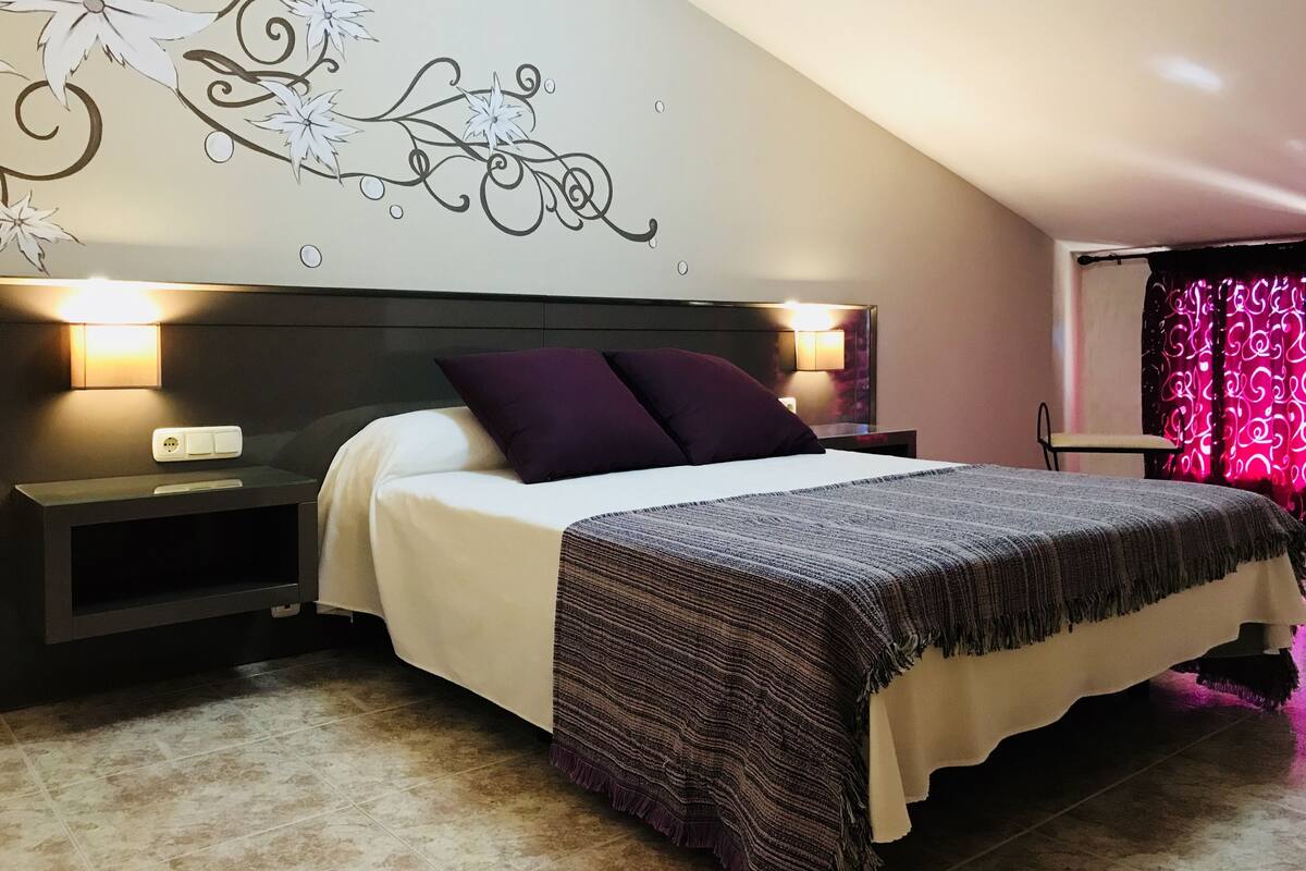 Family Suite | Desk, blackout curtains, free WiFi, bed sheets