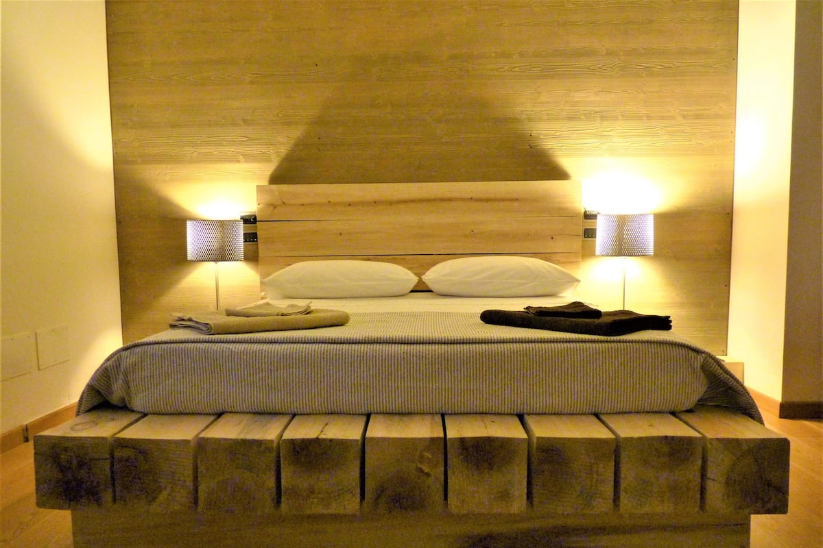 Junior Studio Suite | 1 bedroom, minibar, individually decorated, individually furnished