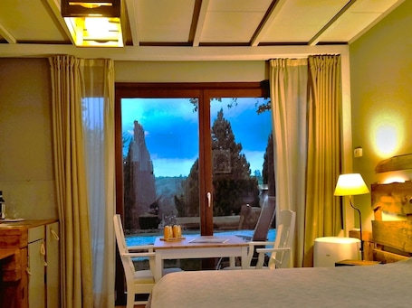 Standard Double or Twin Room | 1 bedroom, minibar, individually decorated, individually furnished