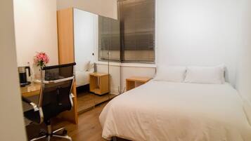 Kamar Double, ensuite (M Room) | 1 kamar tidur, meja kerja, setrika/meja setrika, dan Wi-Fi gratis