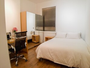 Double Room, Ensuite (M Room) | 1 bedroom, desk, iron/ironing board, free WiFi - Outram 26 (Stockton-on-Tees)