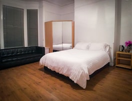Double Room, Shared Bathroom (XLRoom) | 1 bedroom, desk, iron/ironing board (on request), WiFi (free)