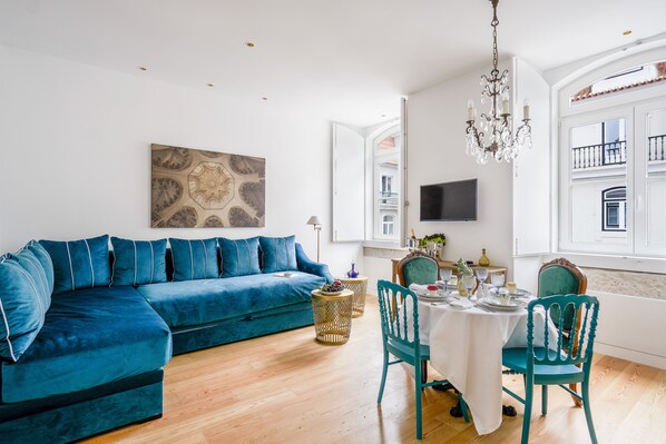 Deluxe Apartment, 1 Bedroom | 1 bedroom, premium bedding, in-room safe, blackout curtains