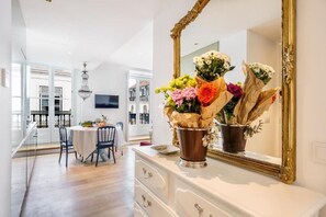 Premium Apartment, 1 Bedroom | Dining room - Residentas Aurea (Lisbon)