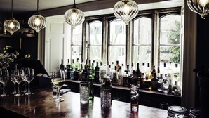 2 bars/lounges - The Ollerod (Beaminster)