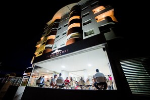 Front of property – evening/night - Serra Madre Residence (Rio Quente)