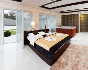 Ropa de cama de alta calidad y minibar 