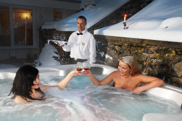 Bañera de hidromasaje exterior