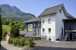 Apartment, Multiple Bedrooms, Kitchen | Mountain view - Hotel Good Rooms Bad Ischl (Bad Ischl)
