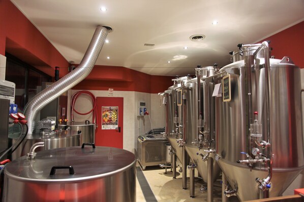 Pub - De La Tour (Tirano)