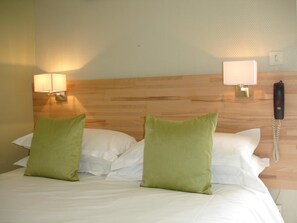 Premium bedding, individually decorated, individually furnished, desk - La Villa St Laurent - Bergerac (Saint-Laurent-des-Vignes)