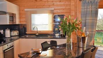 Luxury Cabin, 1 Bedroom, Hot Tub | Private kitchen | Fridge, microwave, oven, stovetop