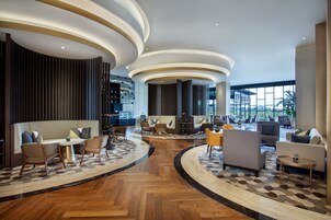 Con vista a la piscina, abre todos los días