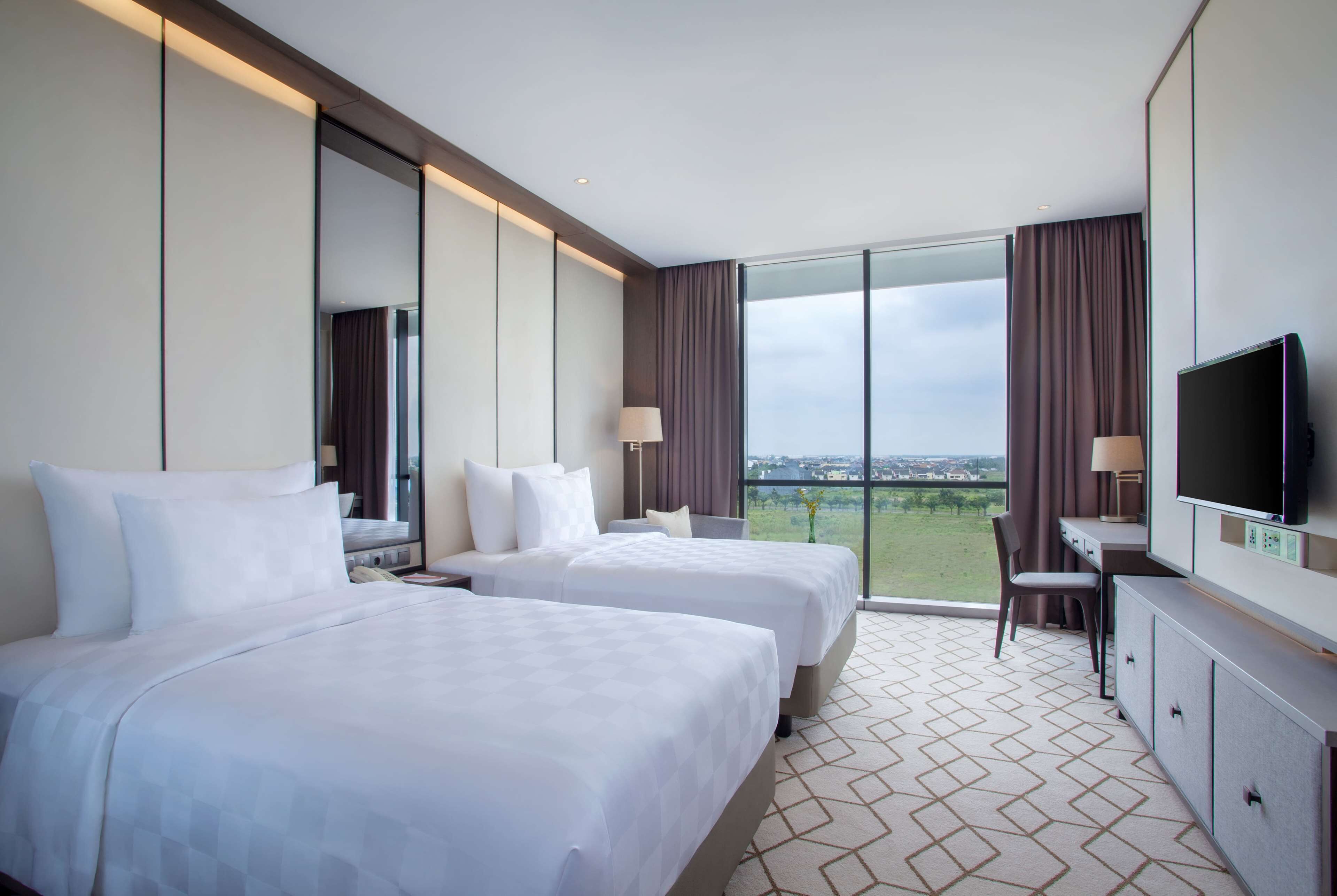 1 bedroom, pillow-top beds, minibar, in-room safe