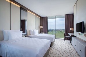 Pillow-top beds, in-room safe, desk, blackout curtains - Wyndham Opi Hotel Palembang (Palembang)