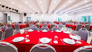 Breakfast, lunch and dinner served  - Baan Klang Aow Beach Resort (Bang Saphan)