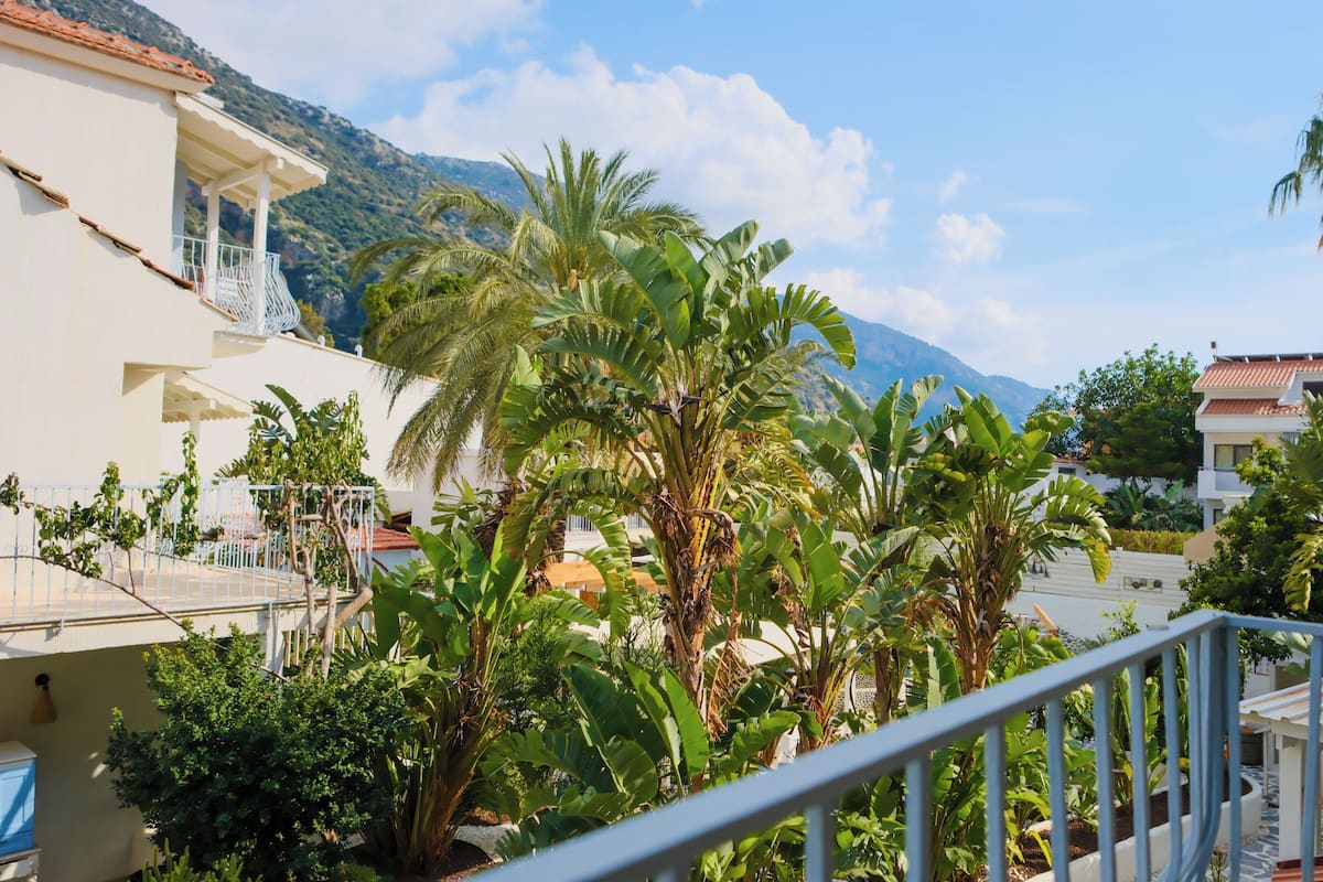 尊荣套房, 1 间卧室 | 迷你吧、客房内保险箱、办公桌、遮光窗帘